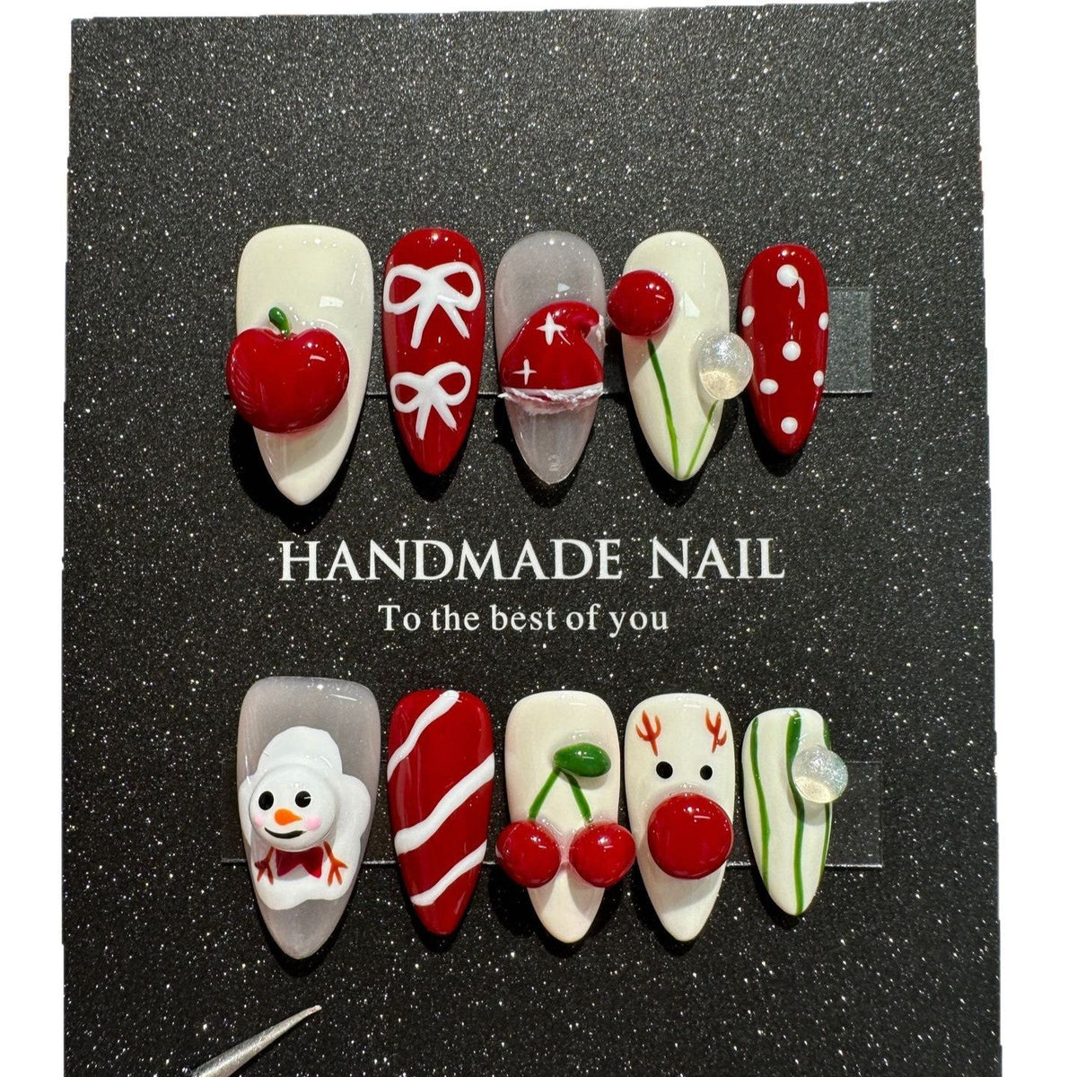 Set d’ongles à coller fantaisiste sur le thème des fêtes