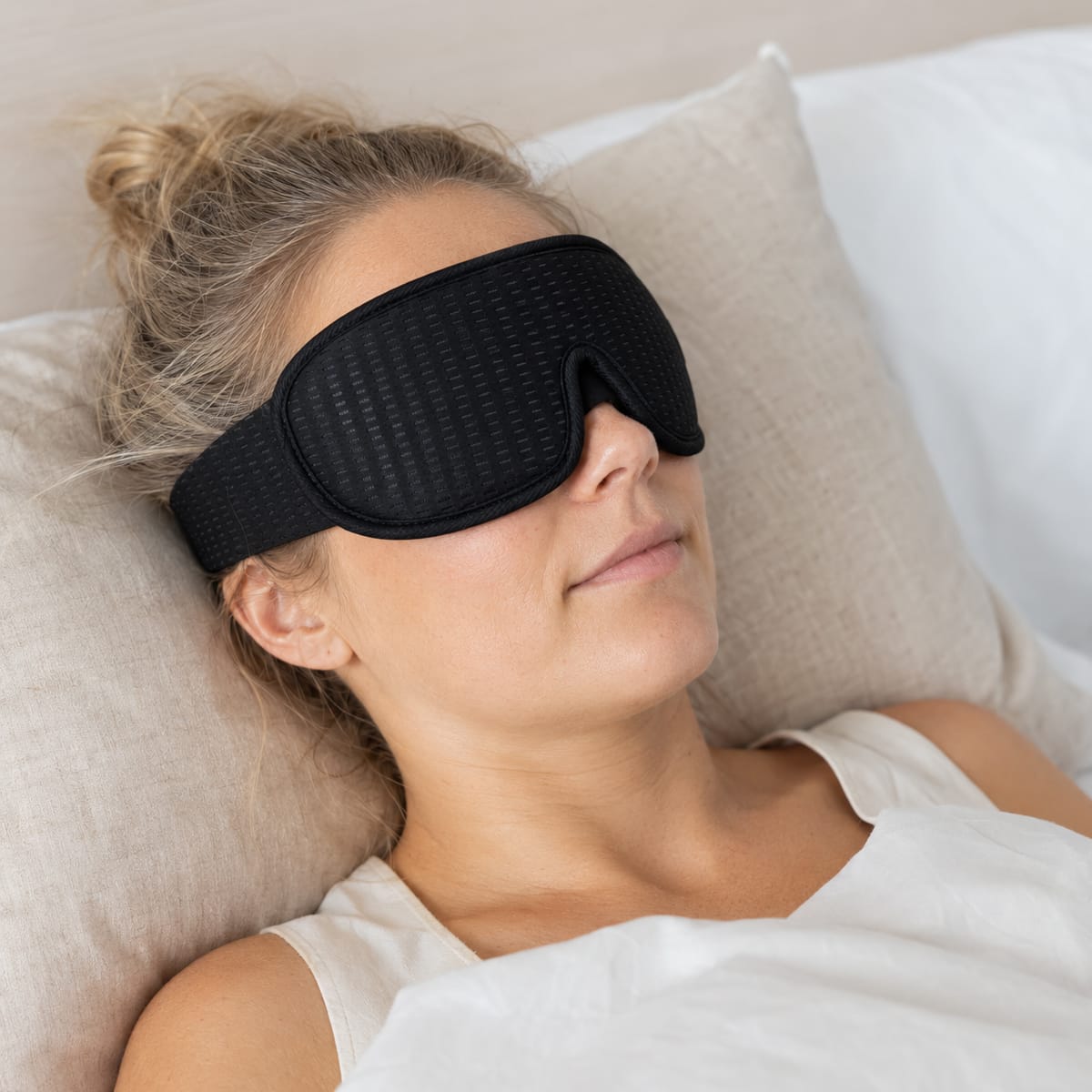 Masque de sommeil en mousse à mémoire de forme profilée 3D et polyester, avec sangle réglable, pour les voyages et le repos