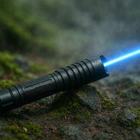 Torche Laser AeroForge Pro Lumière de Survie Étanche Haute Intensité pour Extérieur
