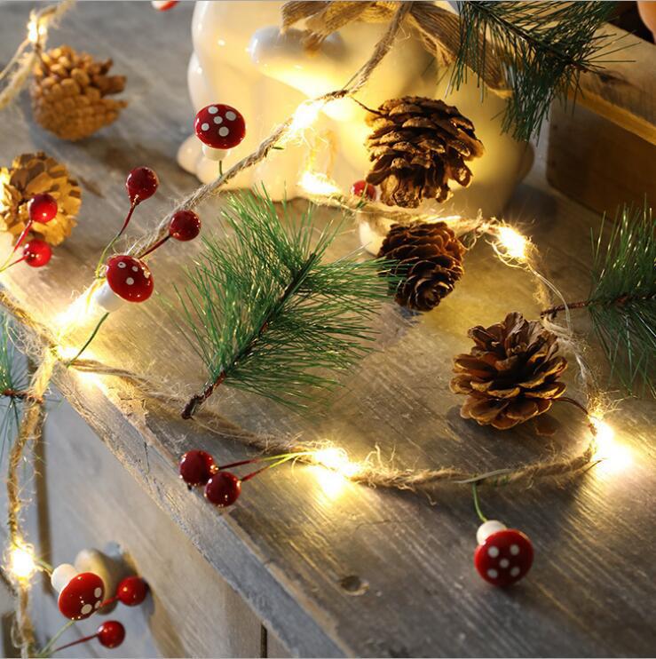 Guirlande lumineuse de Noël à LED blanc chaud, à piles, avec pommes de pin