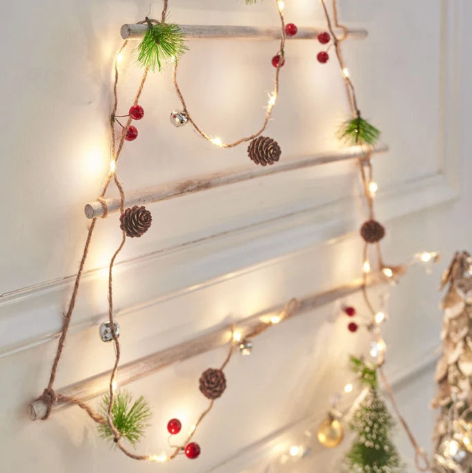 Guirlande lumineuse de Noël à LED blanc chaud, à piles, avec pommes de pin