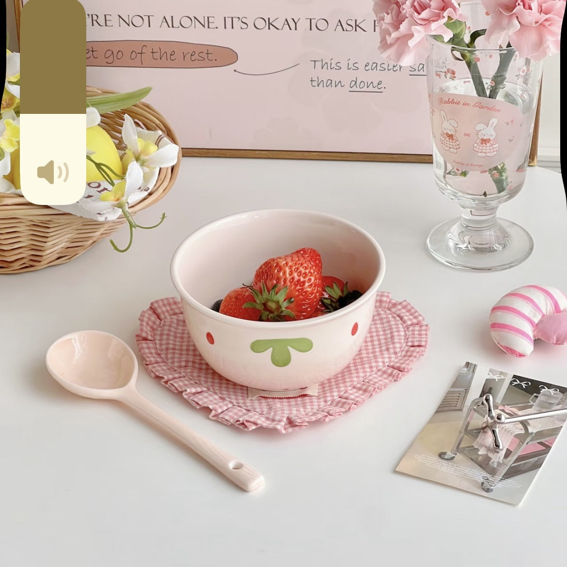 Bol en céramique avec motif de fraises