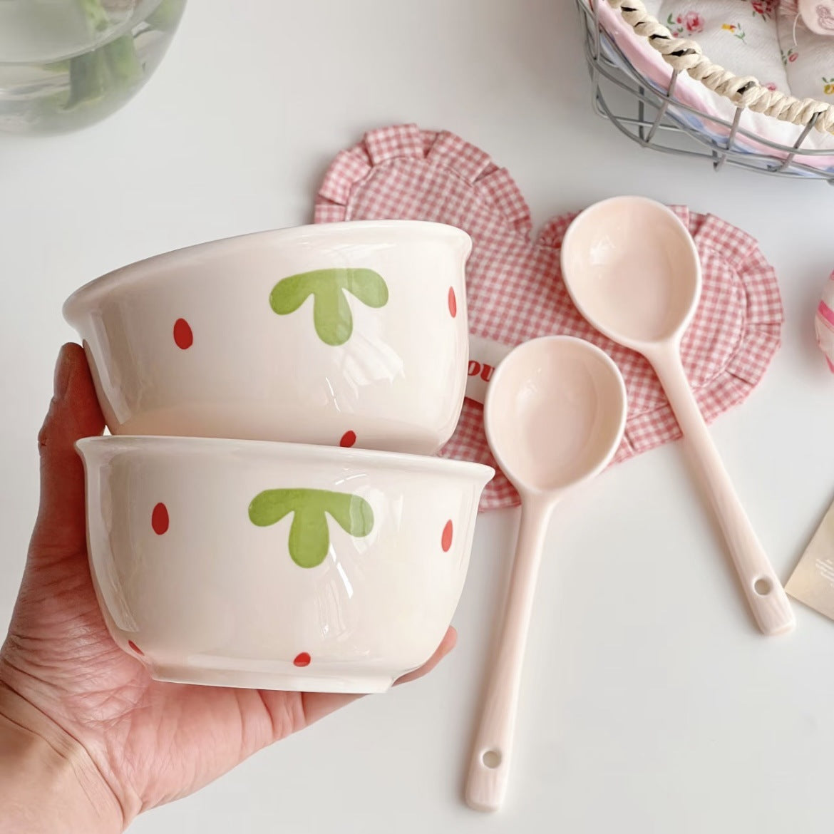Bol en céramique avec motif de fraises