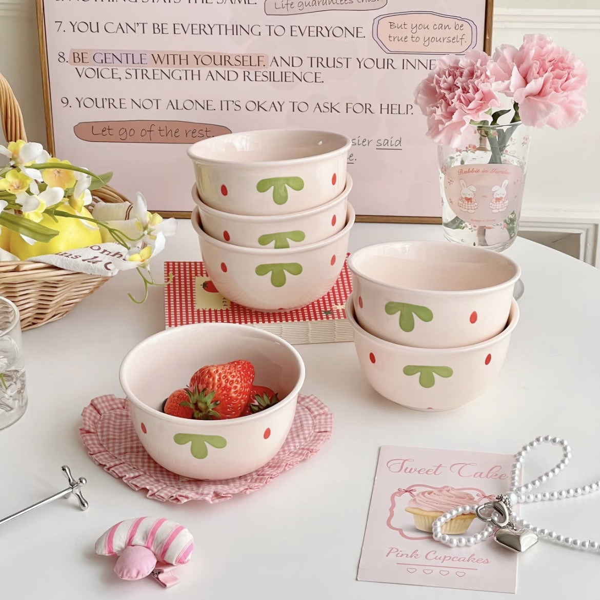 Bol en céramique avec motif de fraises