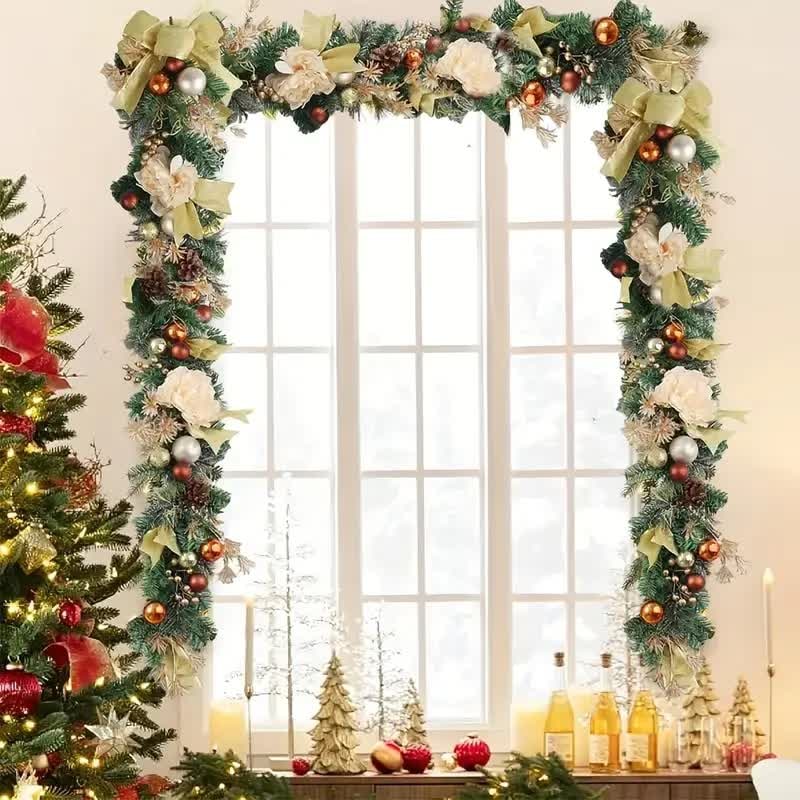 Guirlande de Noël pour cheminée avec décorations, branches de pin artificielles et roses artificielles