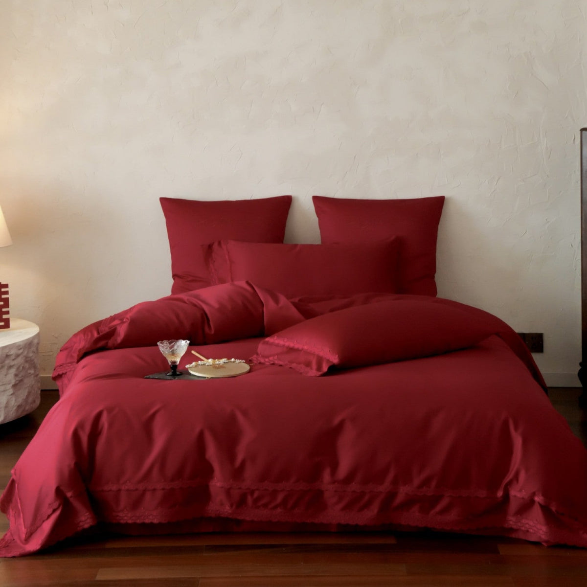 Parure de lit en satin de coton avec bordure en dentelle et finition ultra-douce