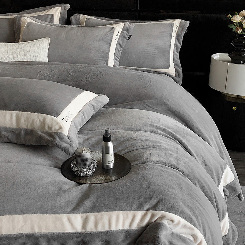 Cotton Sateen Bedding Set with Contrast Trim