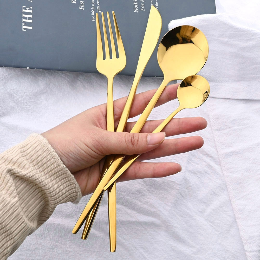 Cutlery Set with Modern Finish