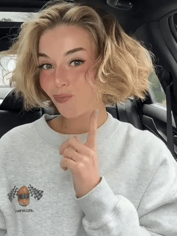 Davy | Portable Hair Styling Brush | Smooth and Healthy Hair Anytime, Anywhere