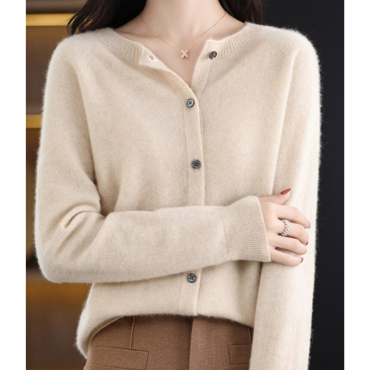 Davy Women's Round Neck Cardigan Sweater