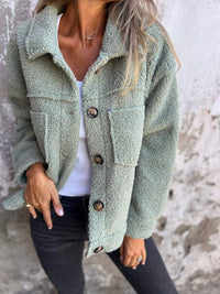 Chaqueta abotonada de peluche acogedora para mujer