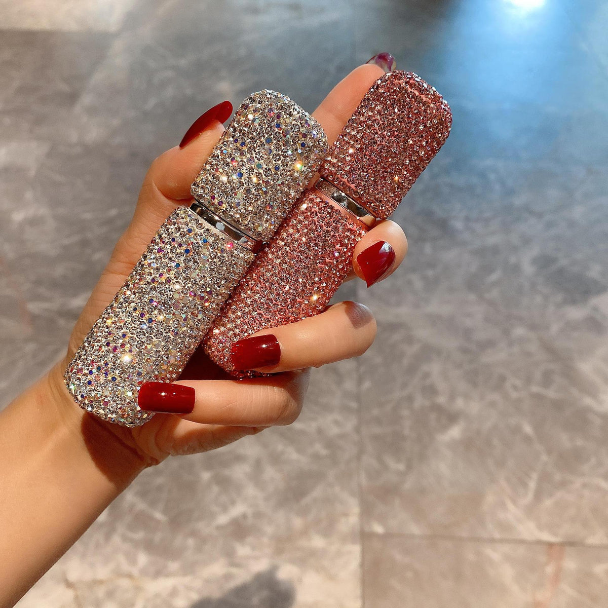Flacon de parfum rechargeable en forme de diamant