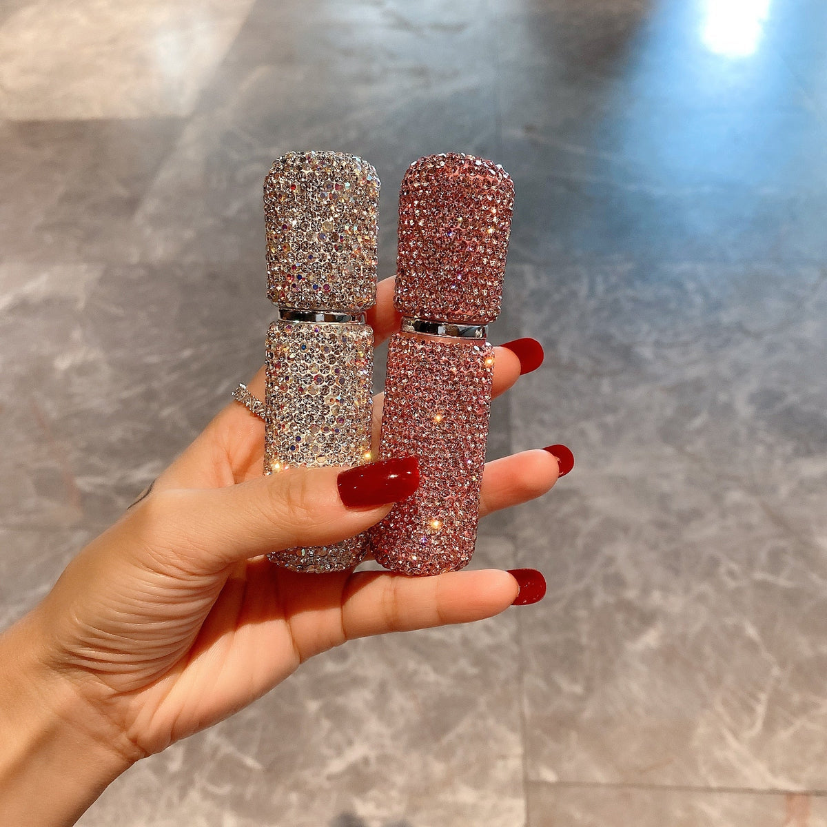 Flacon de parfum rechargeable en forme de diamant