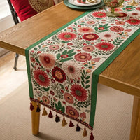 Chemin de Table Brodé avec Pompons et Motif Floral