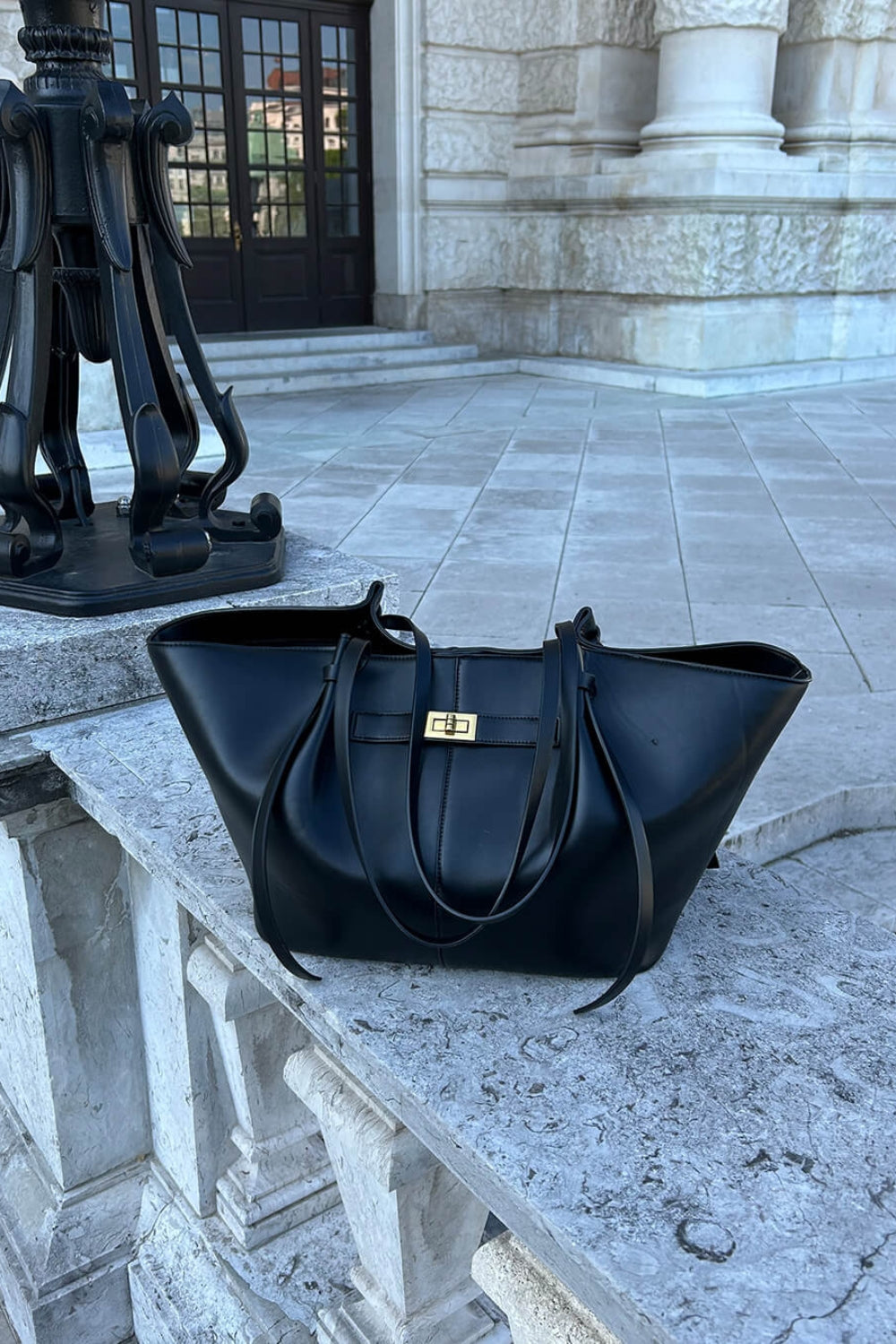 Sac cabas en cuir pour tous les jours avec détail de fermeture avant