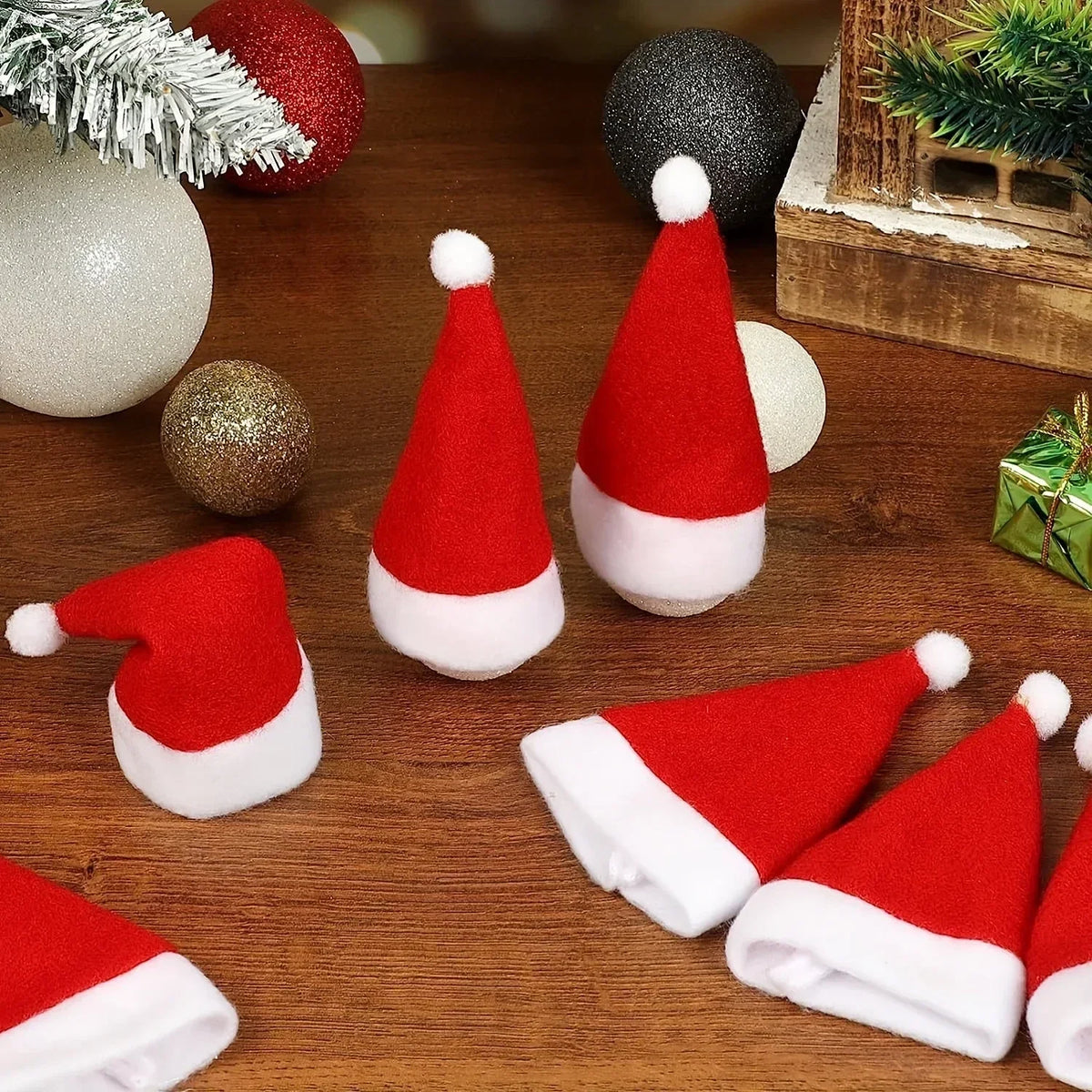 Felt Santa Hat Cutlery Holders with Pom-Poms - Christmas Table Decoration Set