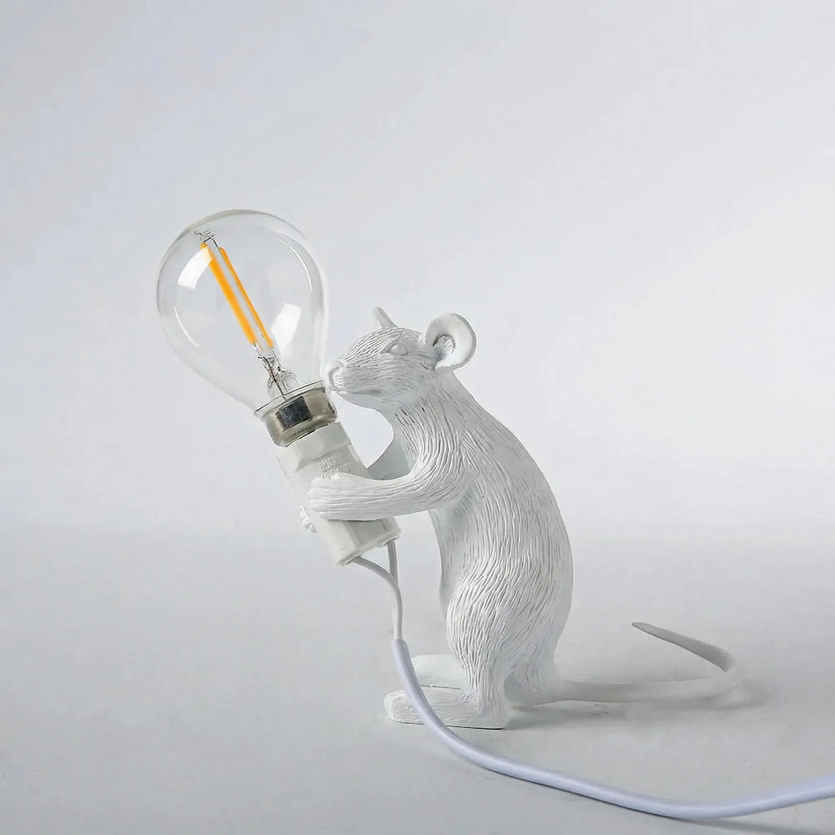 Figurative Mouse-Shaped Table Lamp