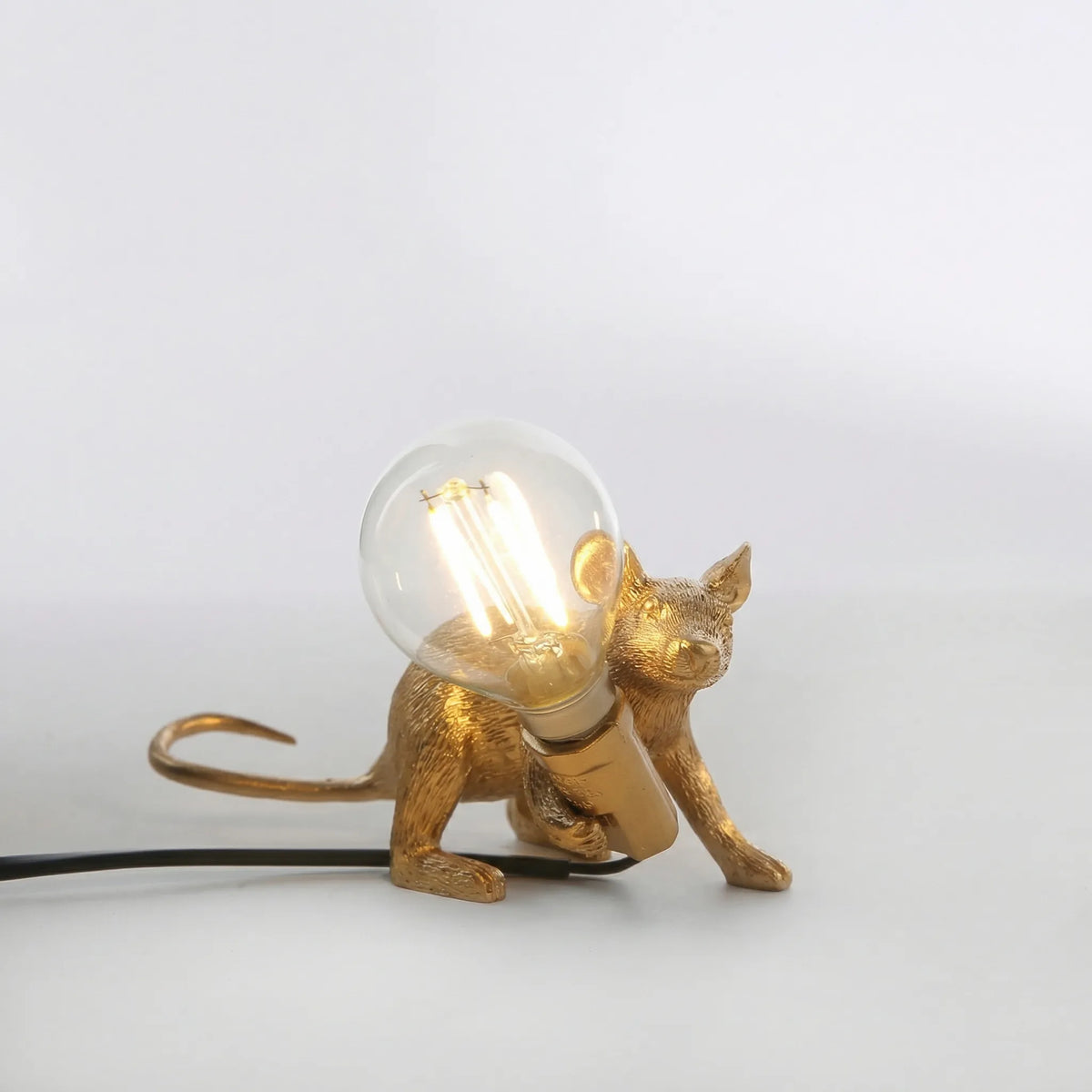 Figurative Mouse-Shaped Table Lamp