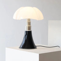 Lampe de table inspirée des fleurs – Accent moderne