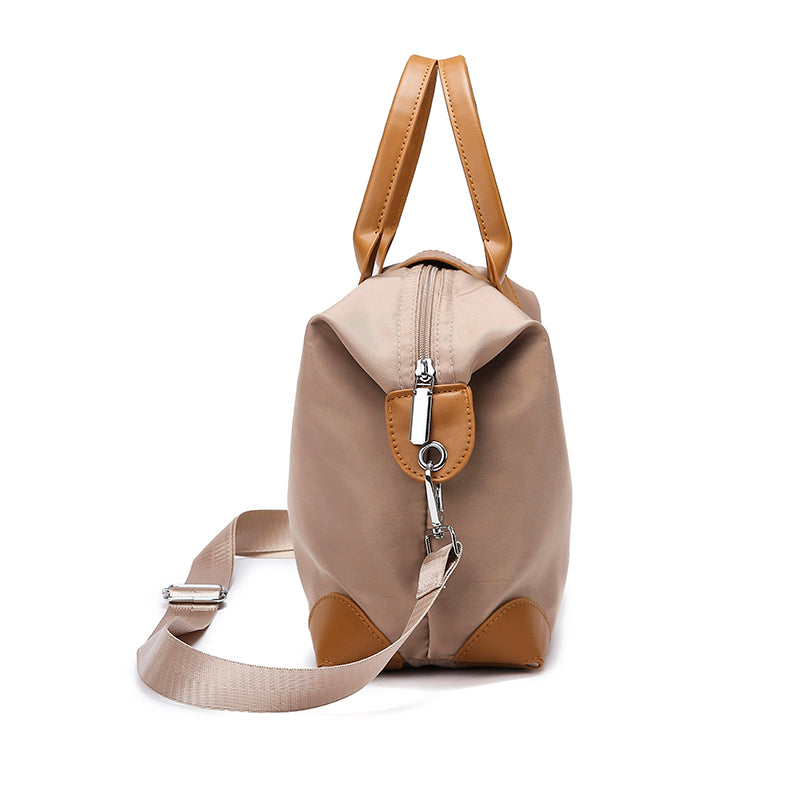 LuxeCarry Tote: Chic & Practical Shoulder Bag - Image 2