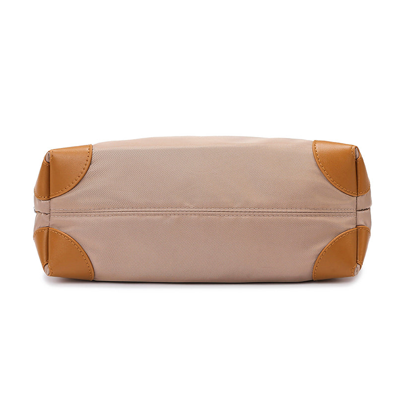 LuxeCarry Tote: Chic & Practical Shoulder Bag - Image 4