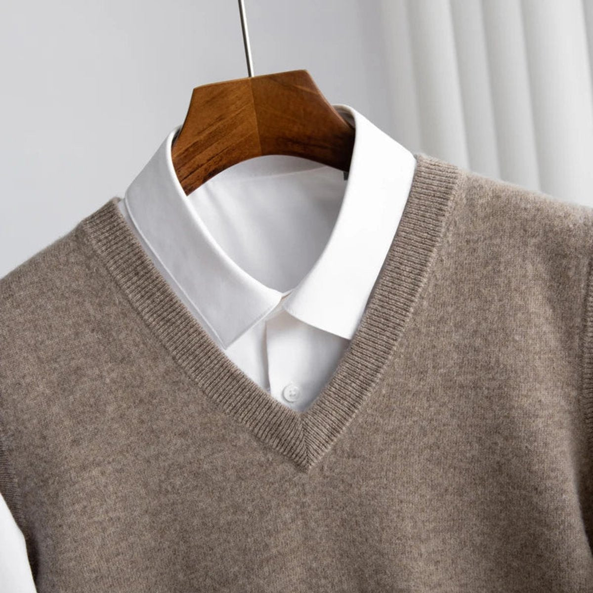 Men's Merino Wool V-Neck Knitted Sweater Vest for Layering