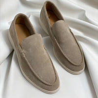 Mocassins à enfiler pour homme avec semelle blanche et surpiqûres contrastantes