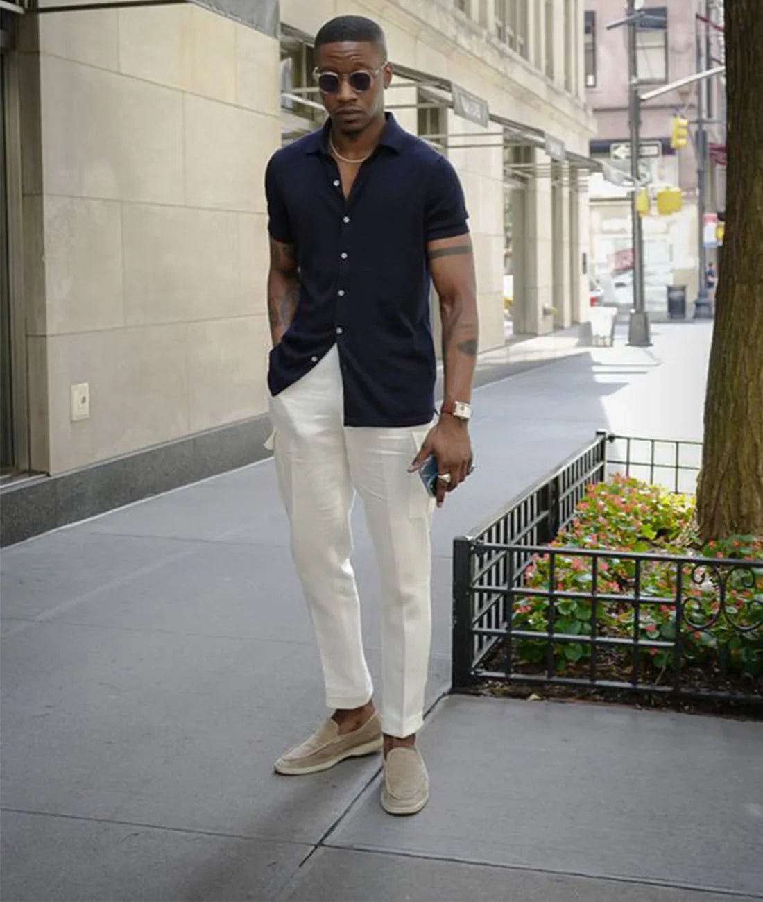 Mocassins à enfiler pour homme avec semelle blanche et surpiqûres contrastantes