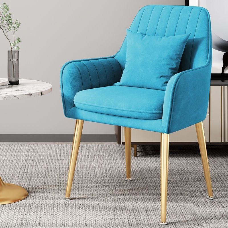 Fauteuil d’appoint moderne avec pieds dorés
