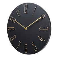 Horloge murale contemporaine avec accents vibrants