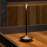 Pina Pro - Lámpara de Mesa USB Regulable y Elegante