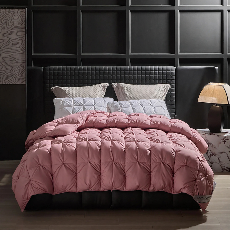 Couette en pur coton garnie à 95 % de duvet d’oie blanc
