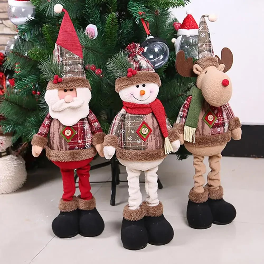 Poupée du père Noël avec une tenue richement travaillée et un visage expressif