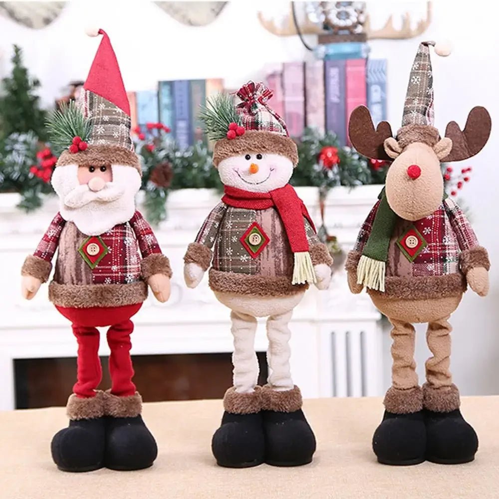 Poupée du père Noël avec une tenue richement travaillée et un visage expressif