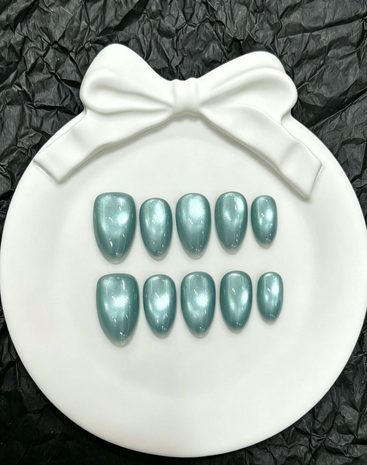 Shimmering Elegant Press-On Nail Set