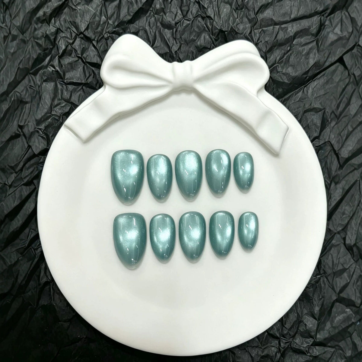 Shimmering Elegant Press-On Nail Set