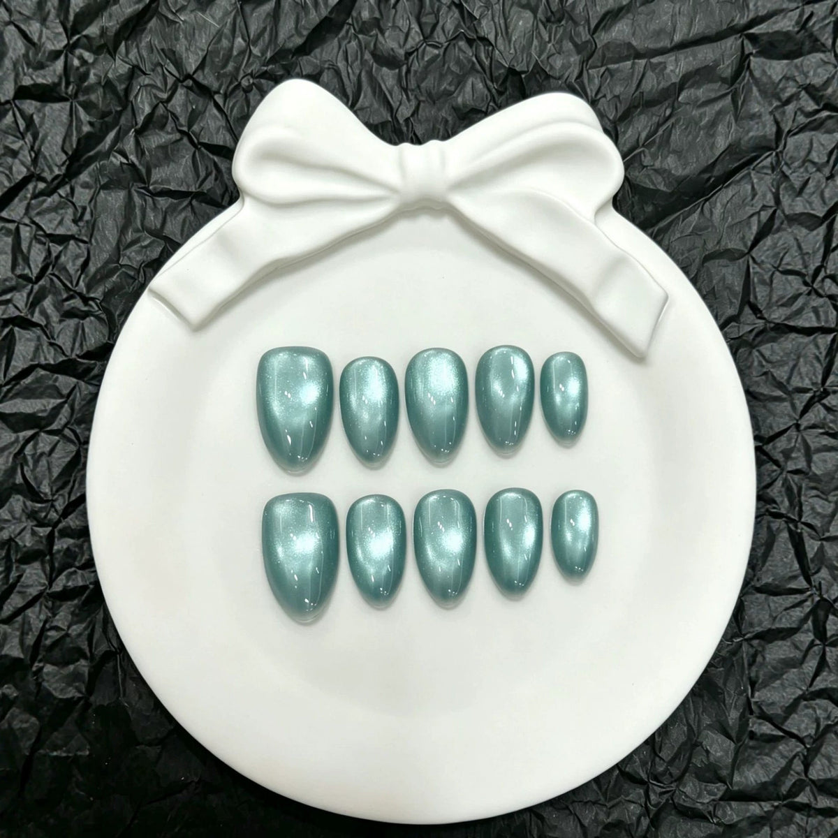 Shimmering Elegant Press-On Nail Set