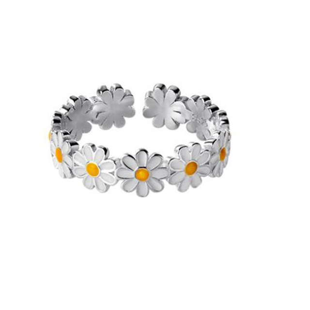Silver Daisy Flower Adjustable Ring – Nature-Inspired Design