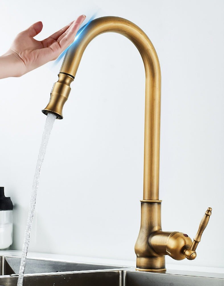 SMARTSPOUT – Kitchen faucet with pull-out function in antique bronze and touch sensor
