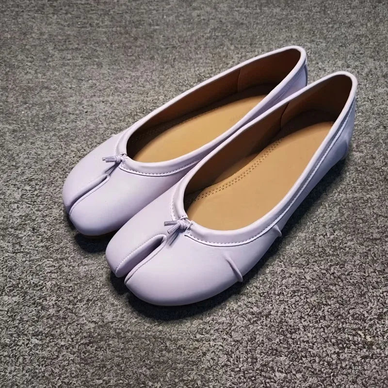 Mules en similicuir vegan à bout fendu