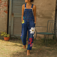 Combinaison en jean stylée avec motif floral