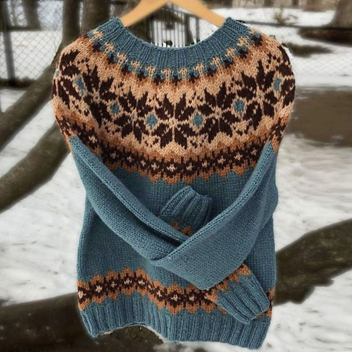 Women's Aztec Patterned Crew-Neck Knit Sweater