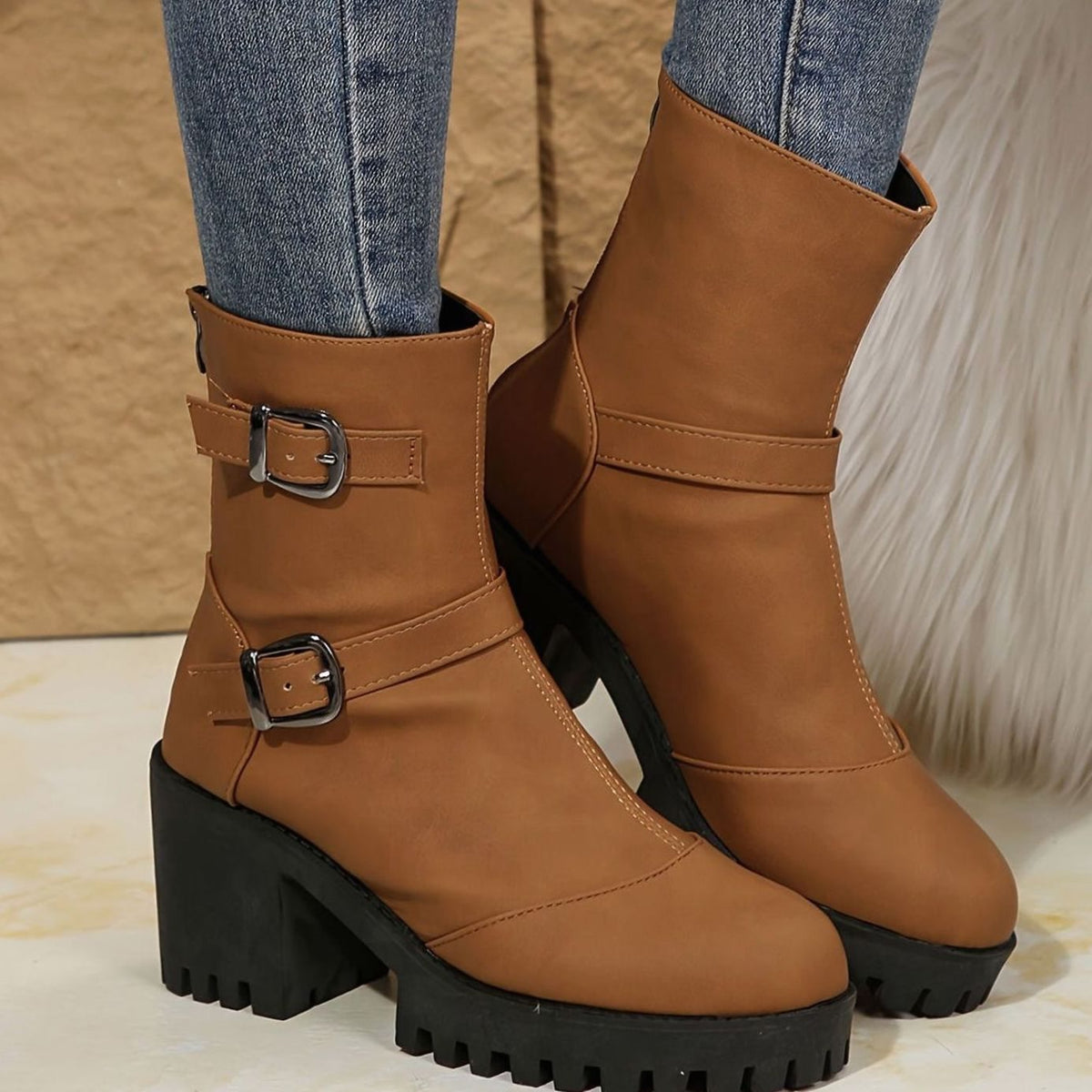 Bottines pour femme à talon carré et double boucle