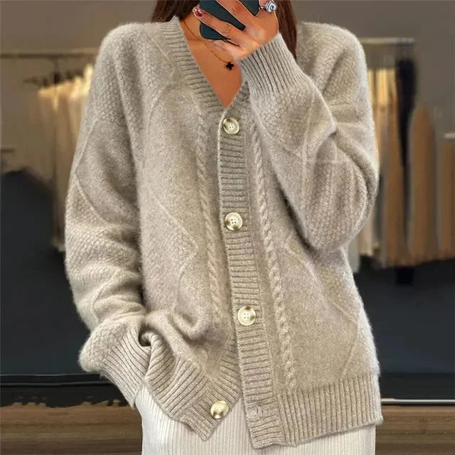 Women's Cardigan – Soft Cashmere Knit with Buttons & Elegant Long Sleeves