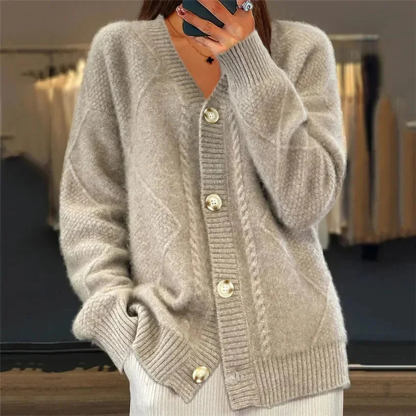 Women's Cardigan – Soft Cashmere Knit with Buttons & Elegant Long Sleeves