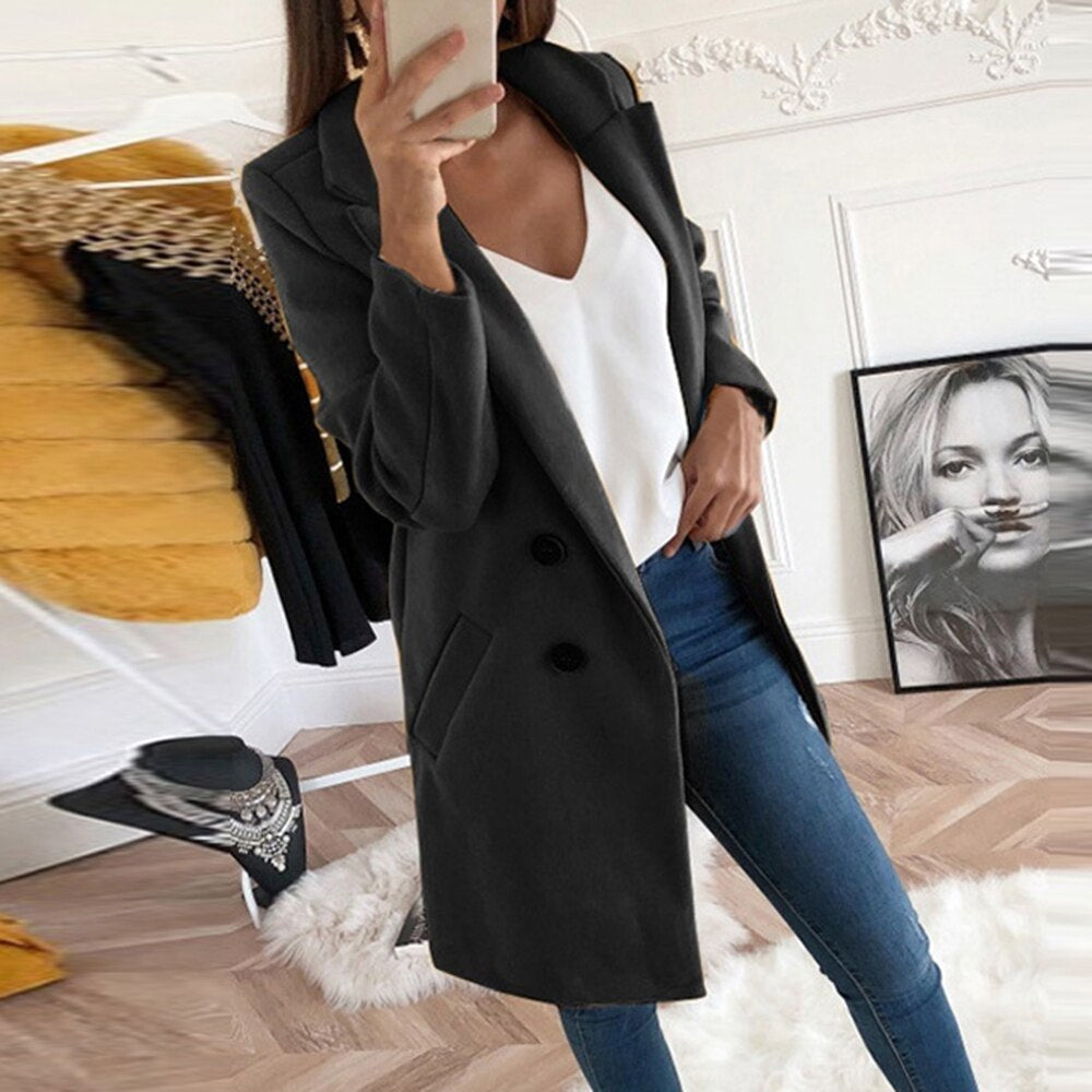 Manteau chic pour femme avec col à revers et poches