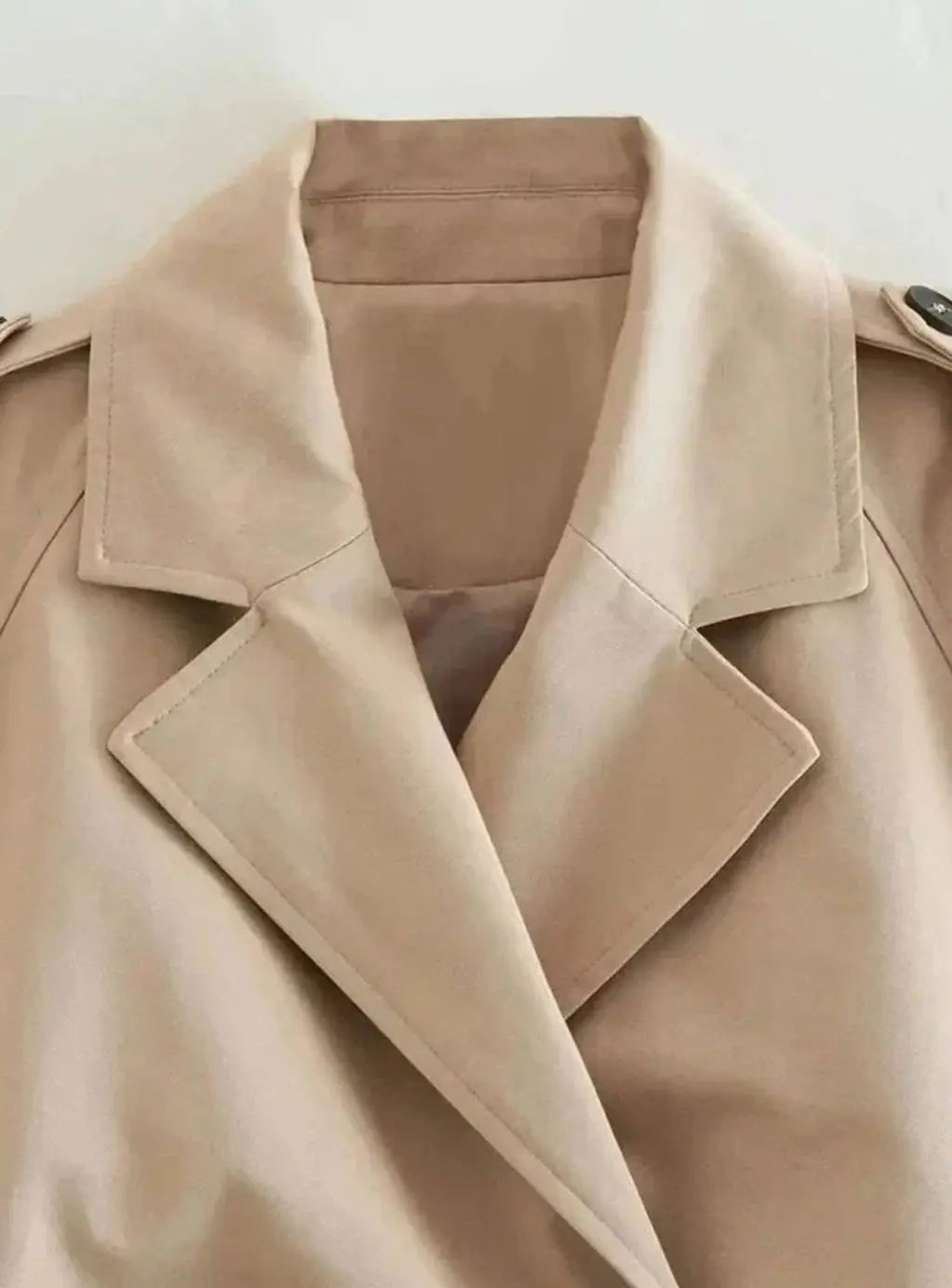 Veste trench beige courte à manches longues pour femme