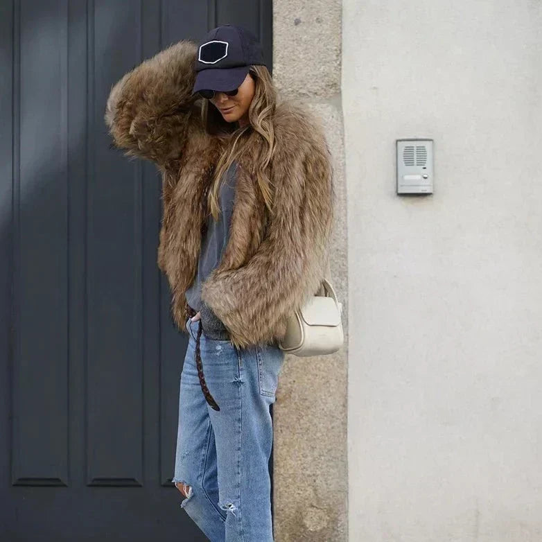 Women's Elegant Luxurious Brown Fur Jacket – Stylish, Versatile, Comfortable