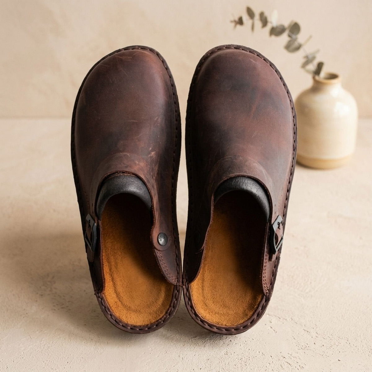 Sabots mules pour femme en cuir, plats, à bride avec boucle et à enfiler
