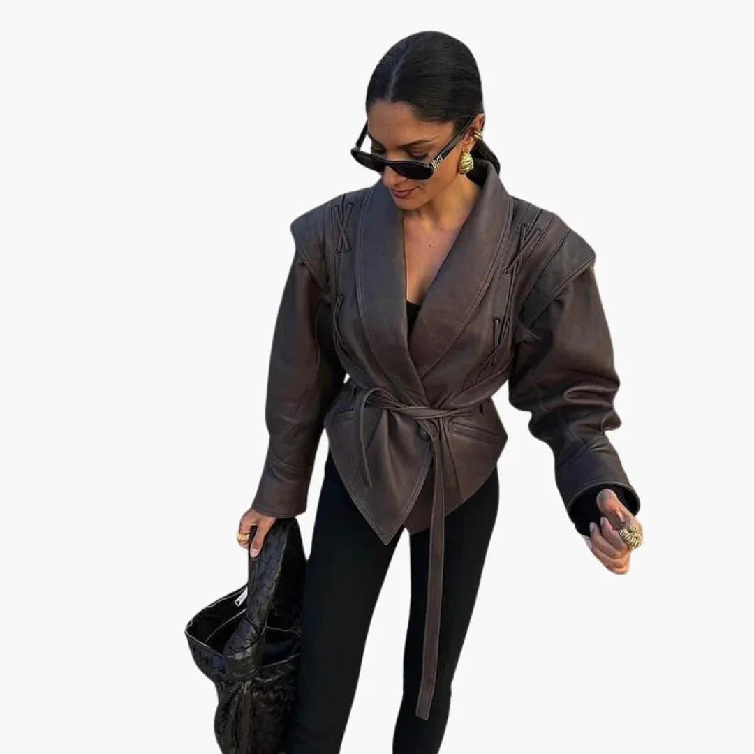 Veste pour femme avec patte de boutonnage